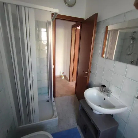Yellow House 1 Tatil Evi Cuasso Al Monte